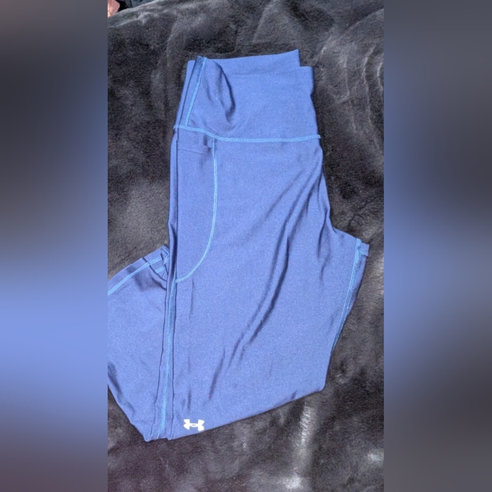 Under Armour compression leggings.